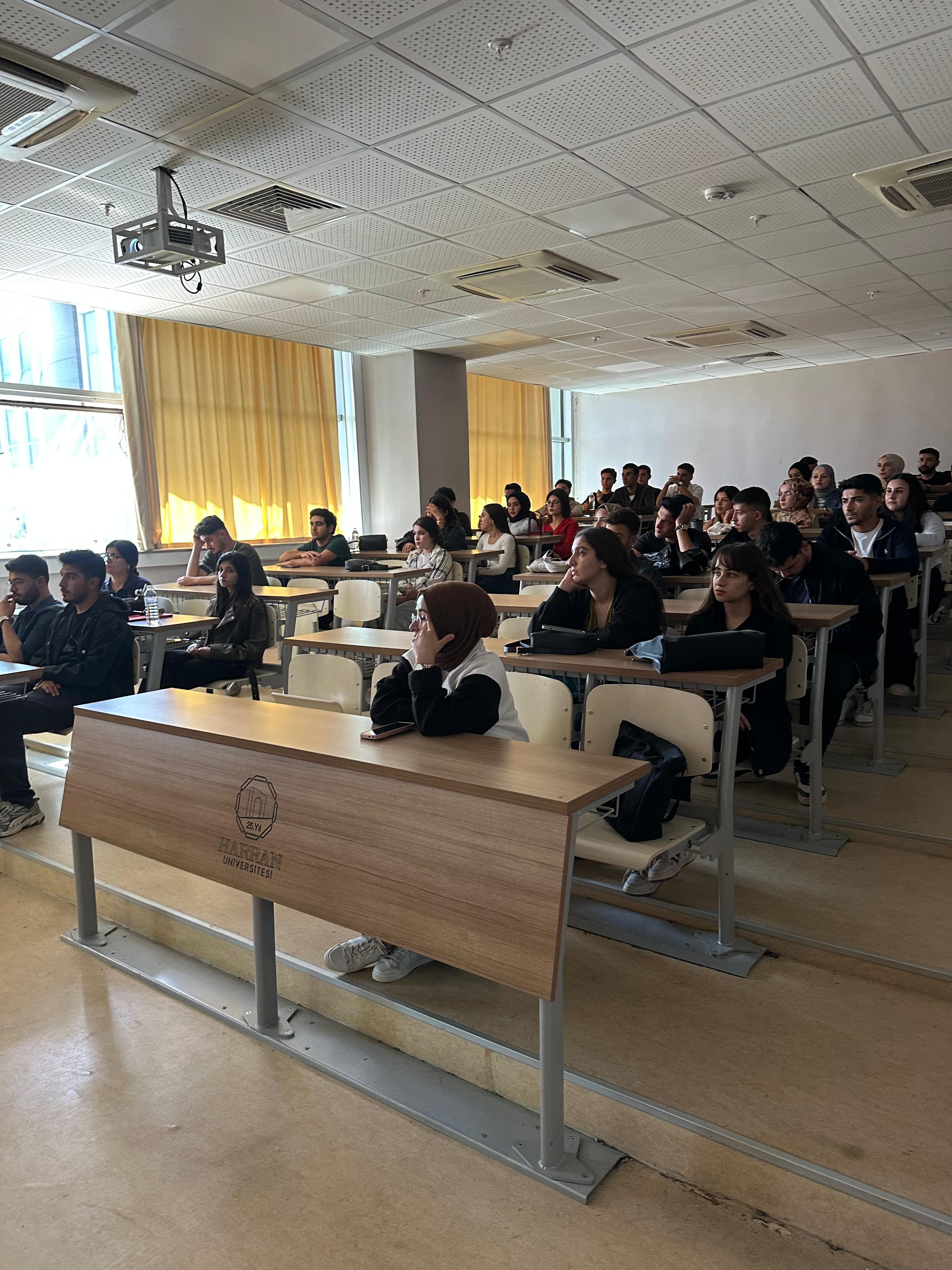 İşletme Bölümü Erasmus+ Bilgilendirme Toplantısı Gerçekleştirildi